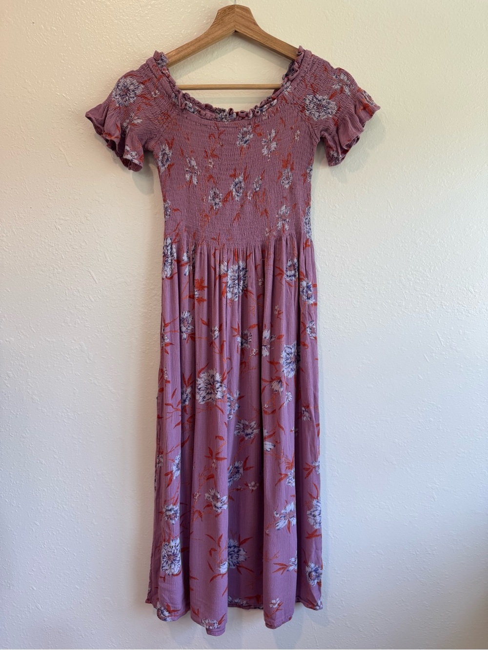 Kimchi Blue Mauve Floral Smocked Dress - Size S